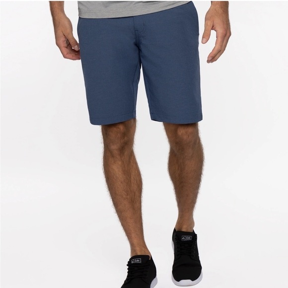 Travis Mathew Beck Shorts Blue 9.5” Size 40 NWT - Picture 1 of 9